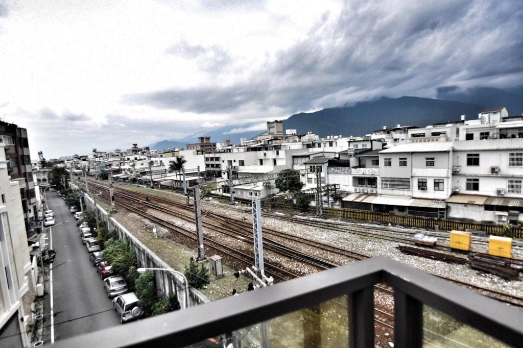 Railway Hualien Hostel Esterno foto
