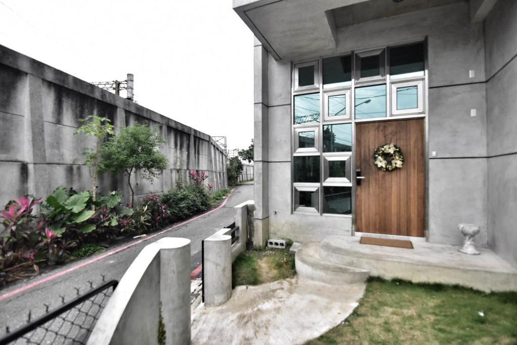 Railway Hualien Hostel Esterno foto