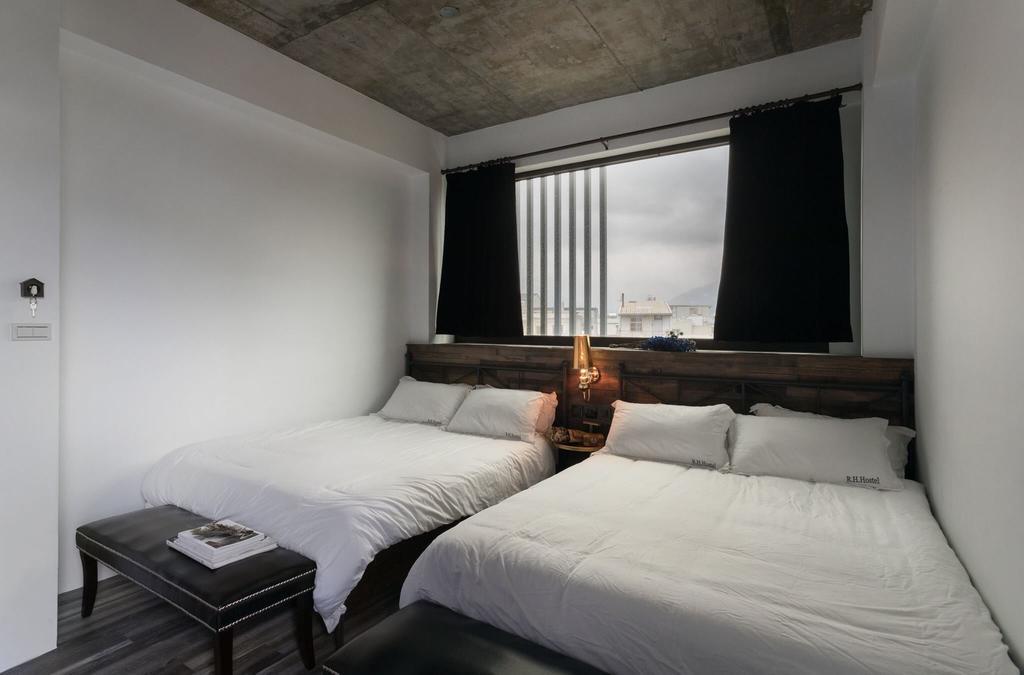 Railway Hualien Hostel Esterno foto
